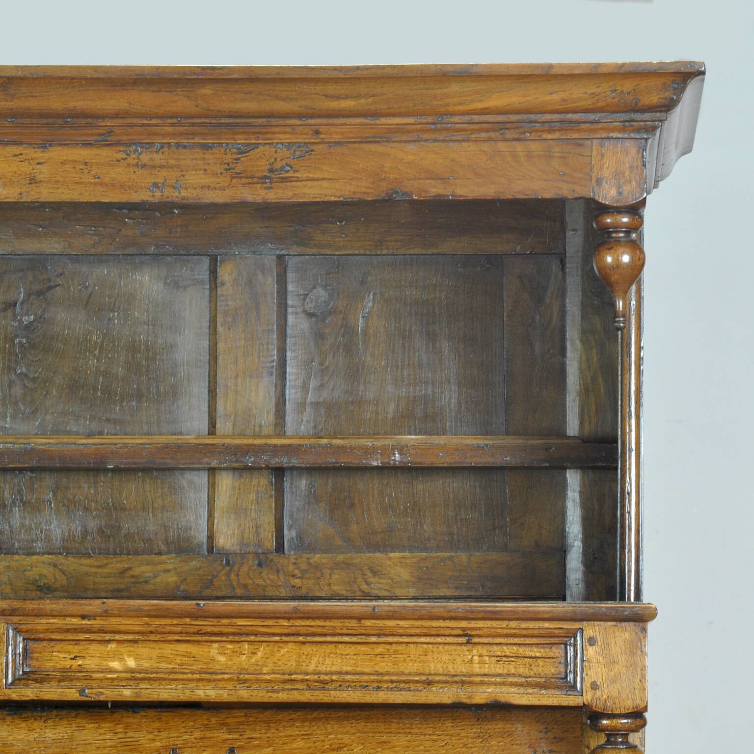 Oak tridarn cabinet, circa 1710