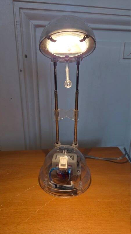 Desk lamp