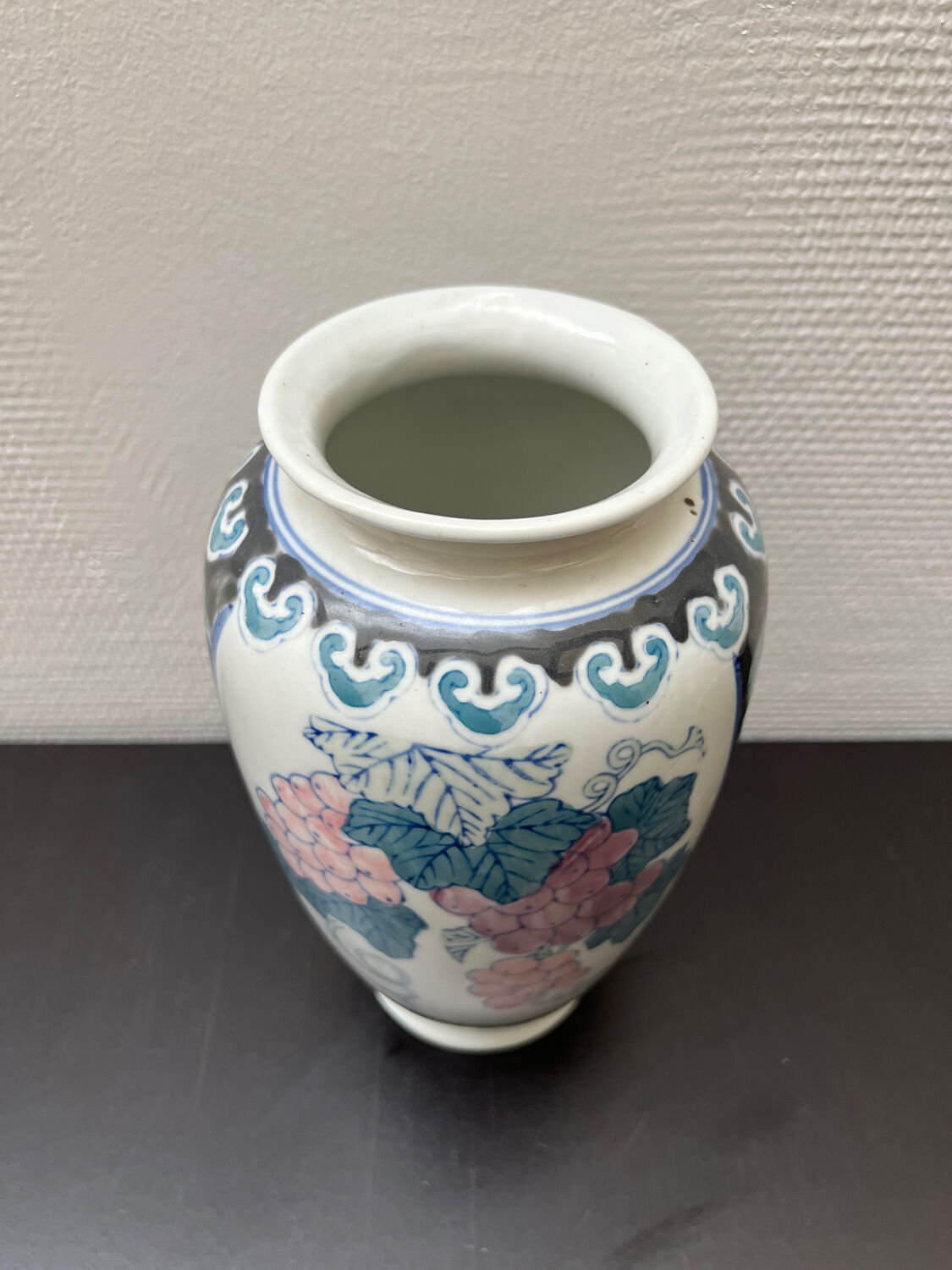 Vase en céramique vignes peintes à la main