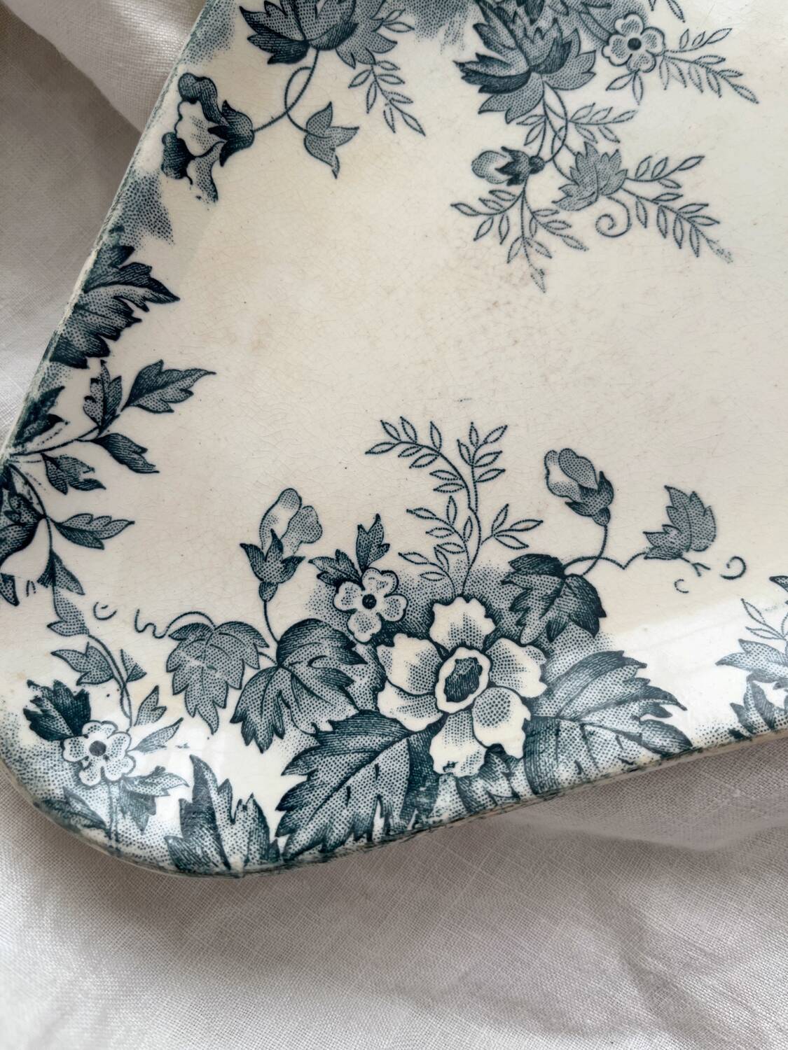 Ironware ramekin dish “Marie Louise” Saint Amand and Hamage