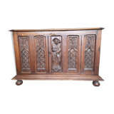 Sculpted buffet
