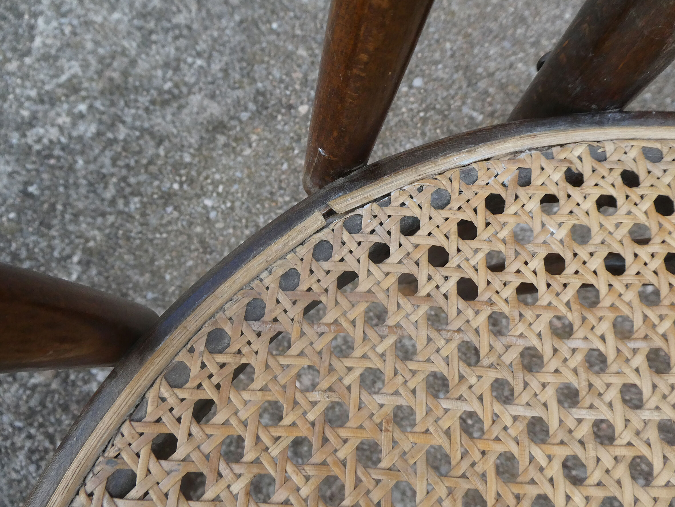 Set of 6 bistro chairs canned in curved wood N°18