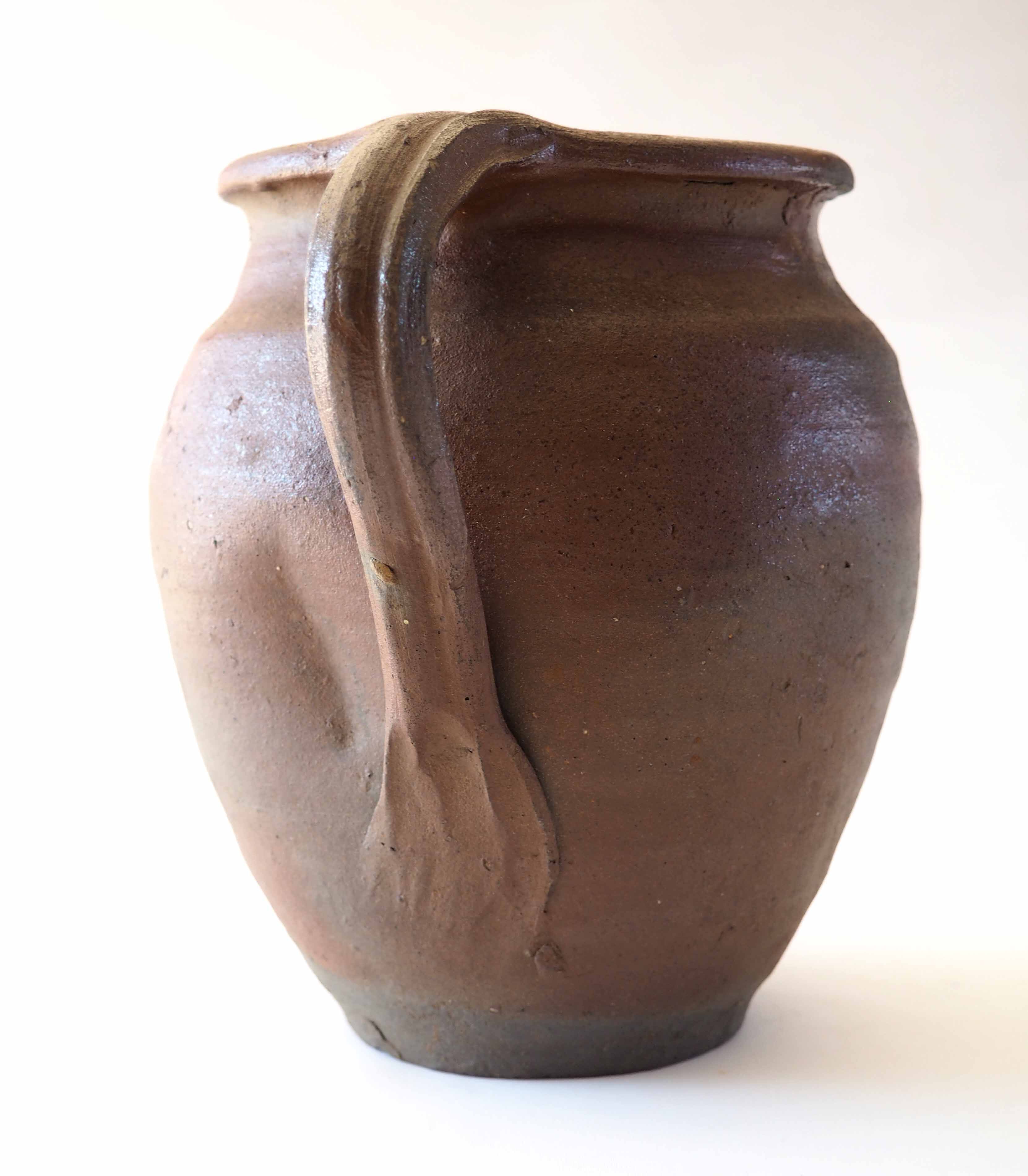 Rough pitcher sandstone of Ger
