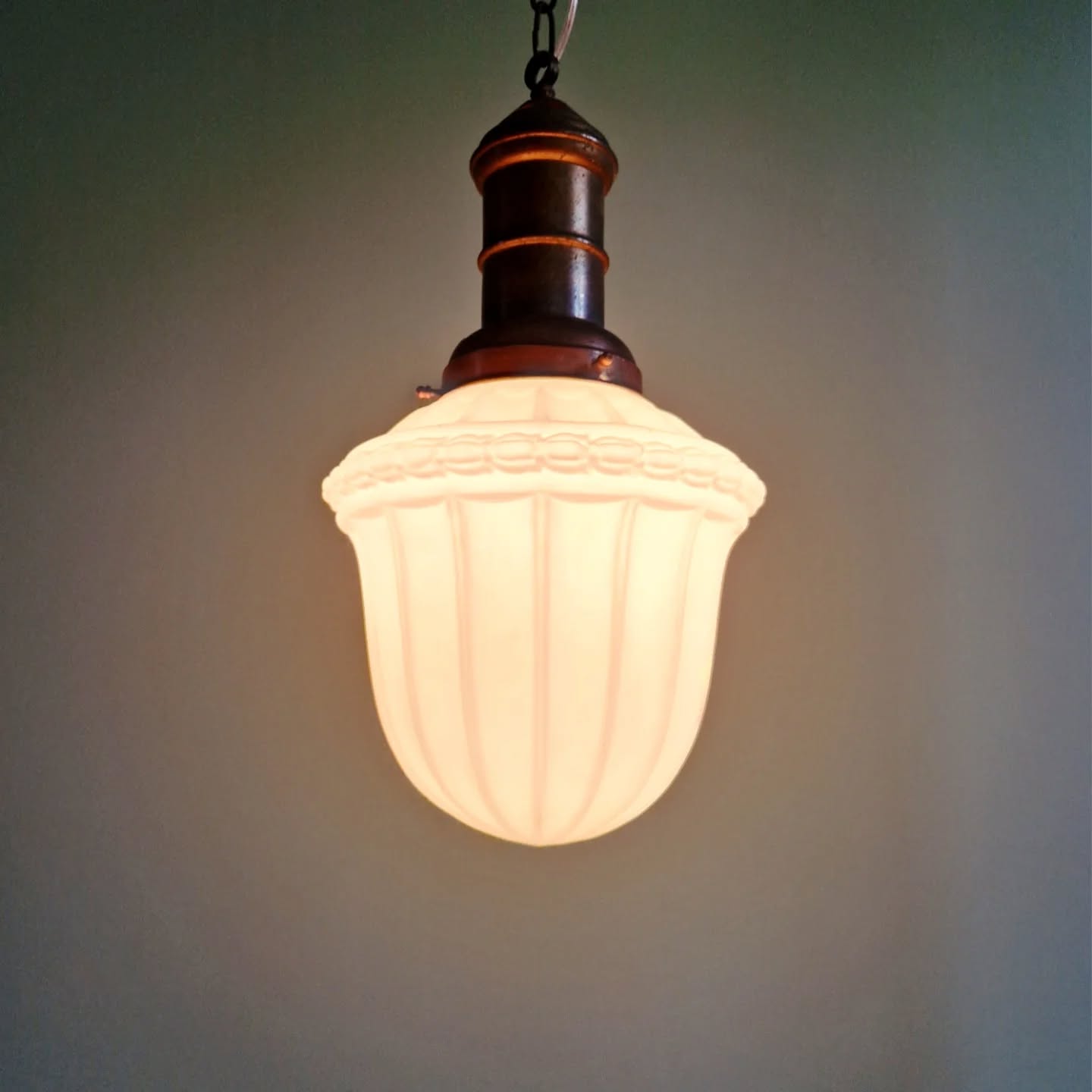 Art Deco suspension in pressed white glass, 1920s-30s.