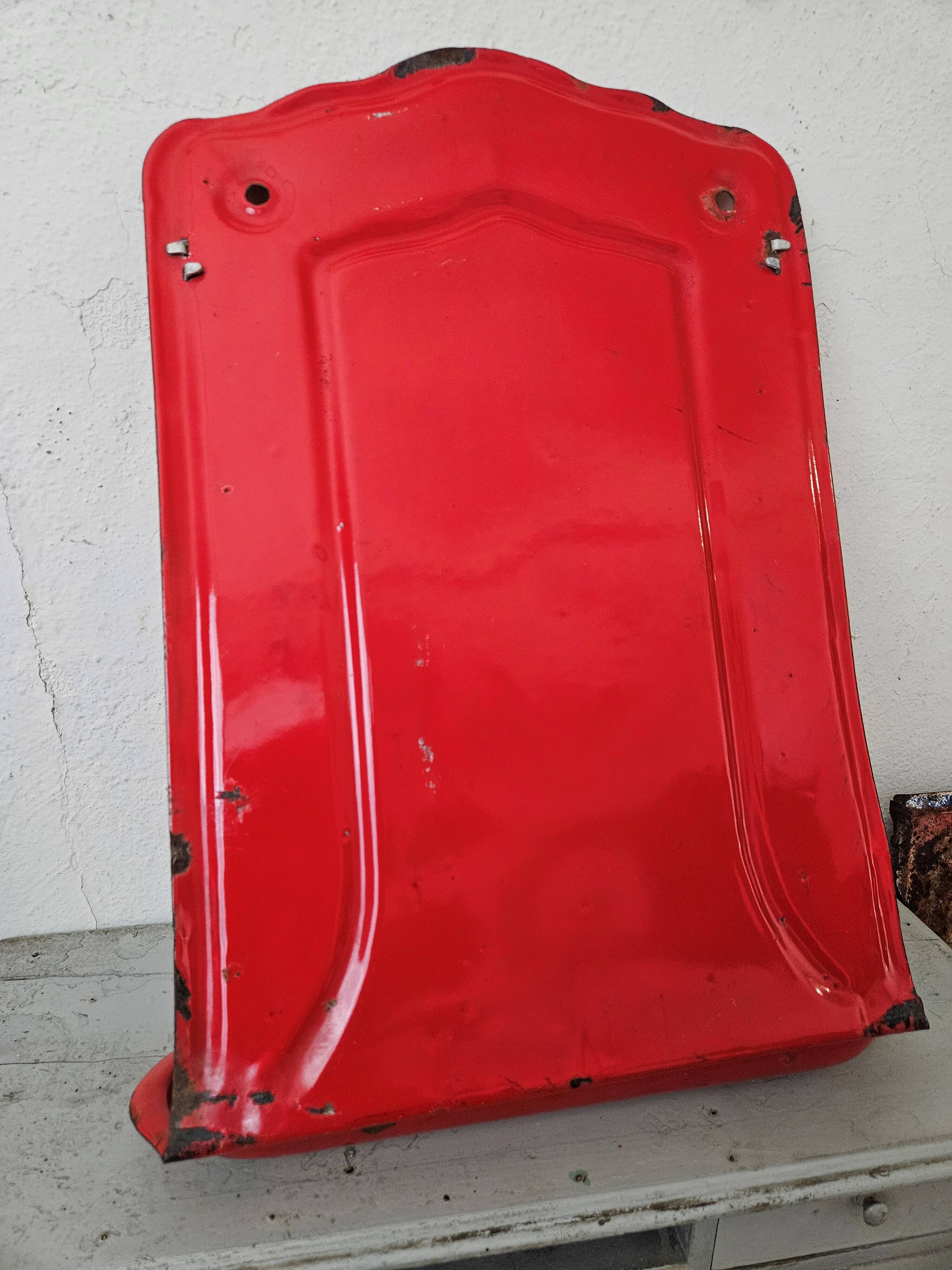 Kitchen utensil holder