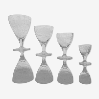 Service of 39 engraved foot glasses with Venetian moldings