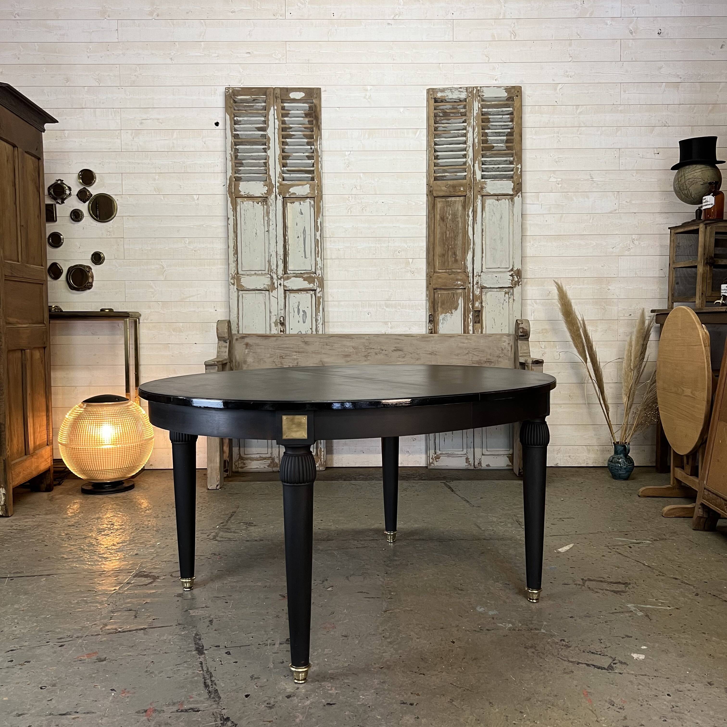 Napoleon III extendable table