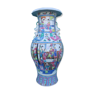 Vase en porcelaine de Chine