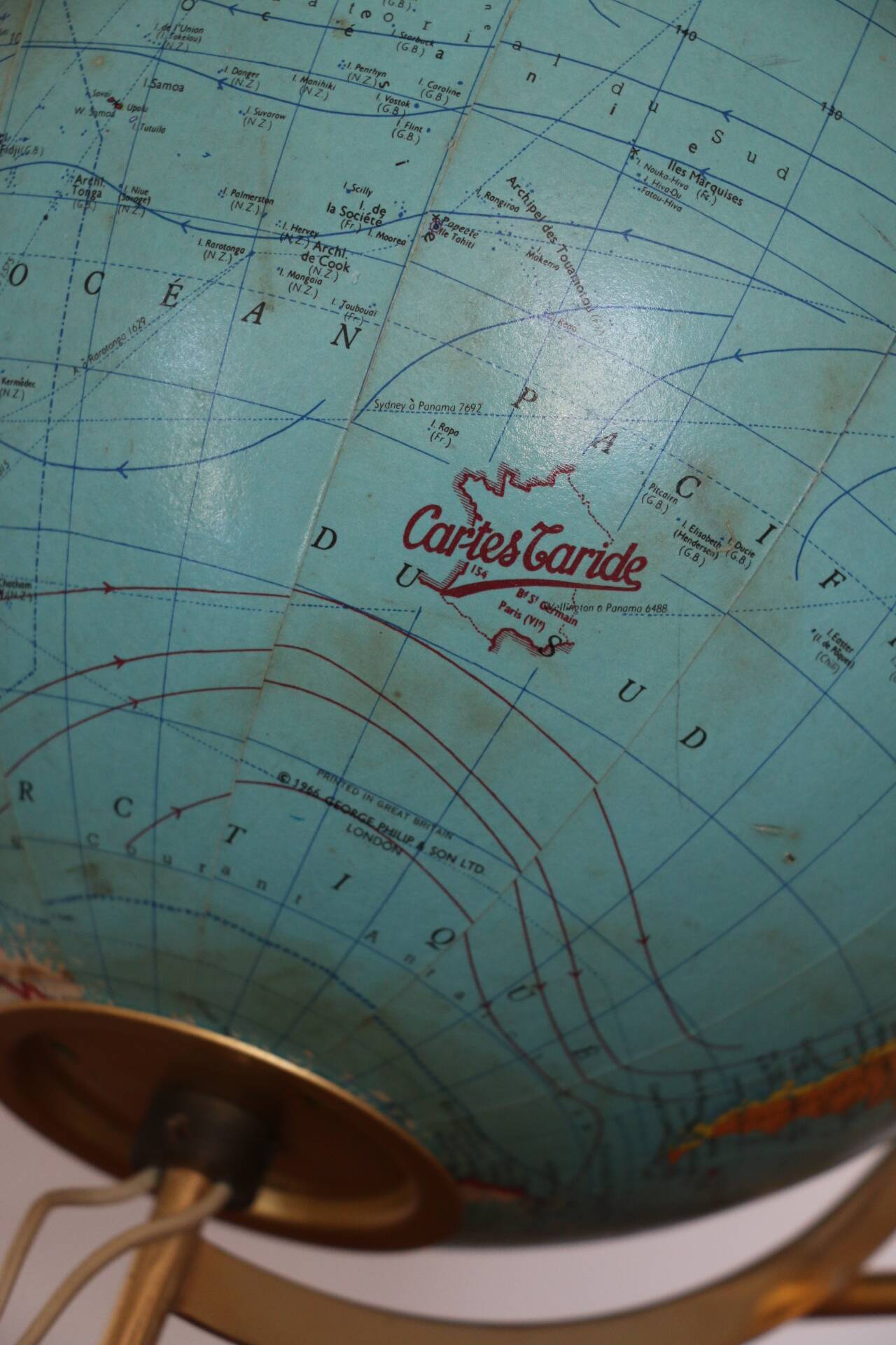 Globe terrestre lumineux TARIDE verre 1966