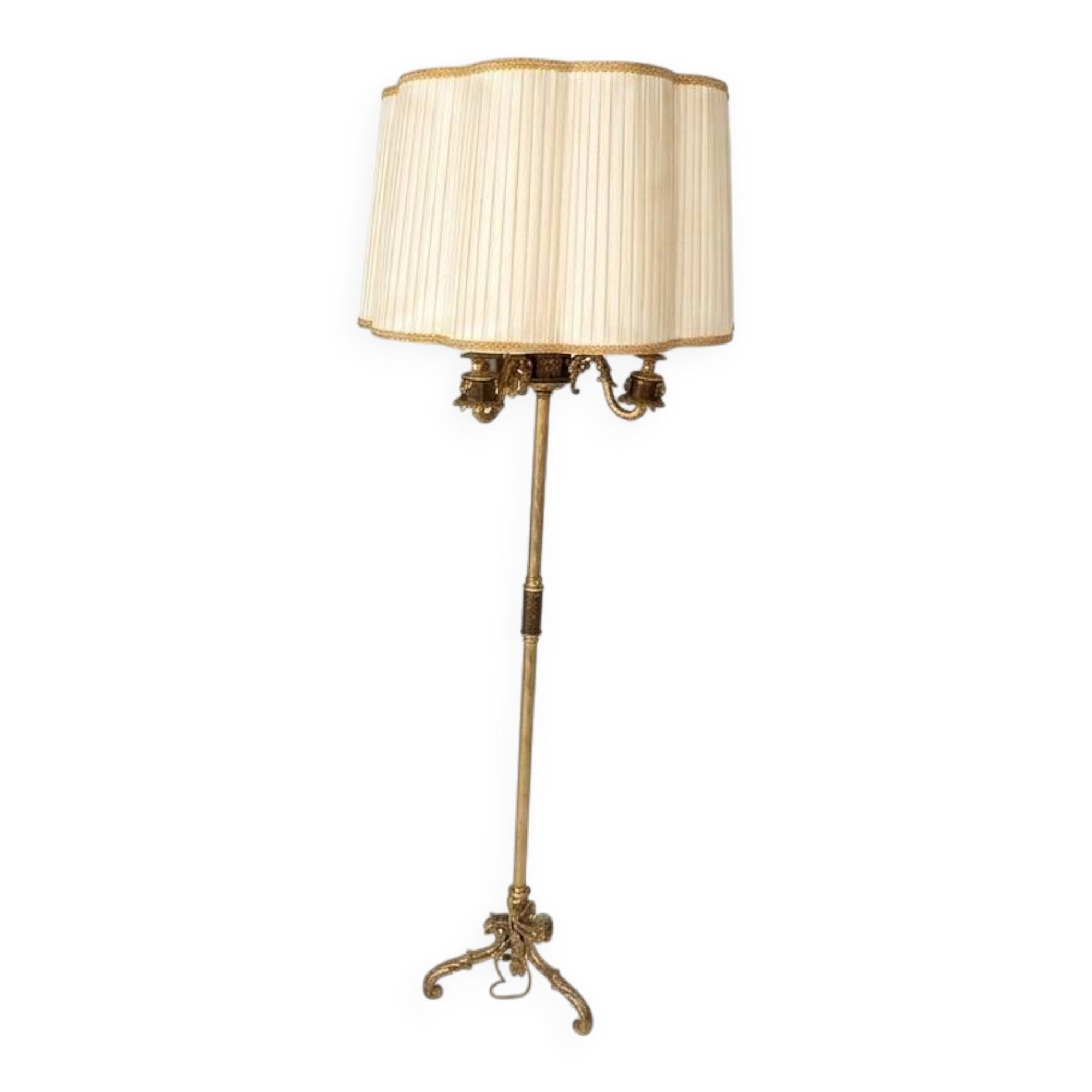 Lampadaire en bronze de style, second empire avec tête de lion
