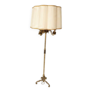 Bronze floor lamp in the style of the Second Empire with a lion's head.