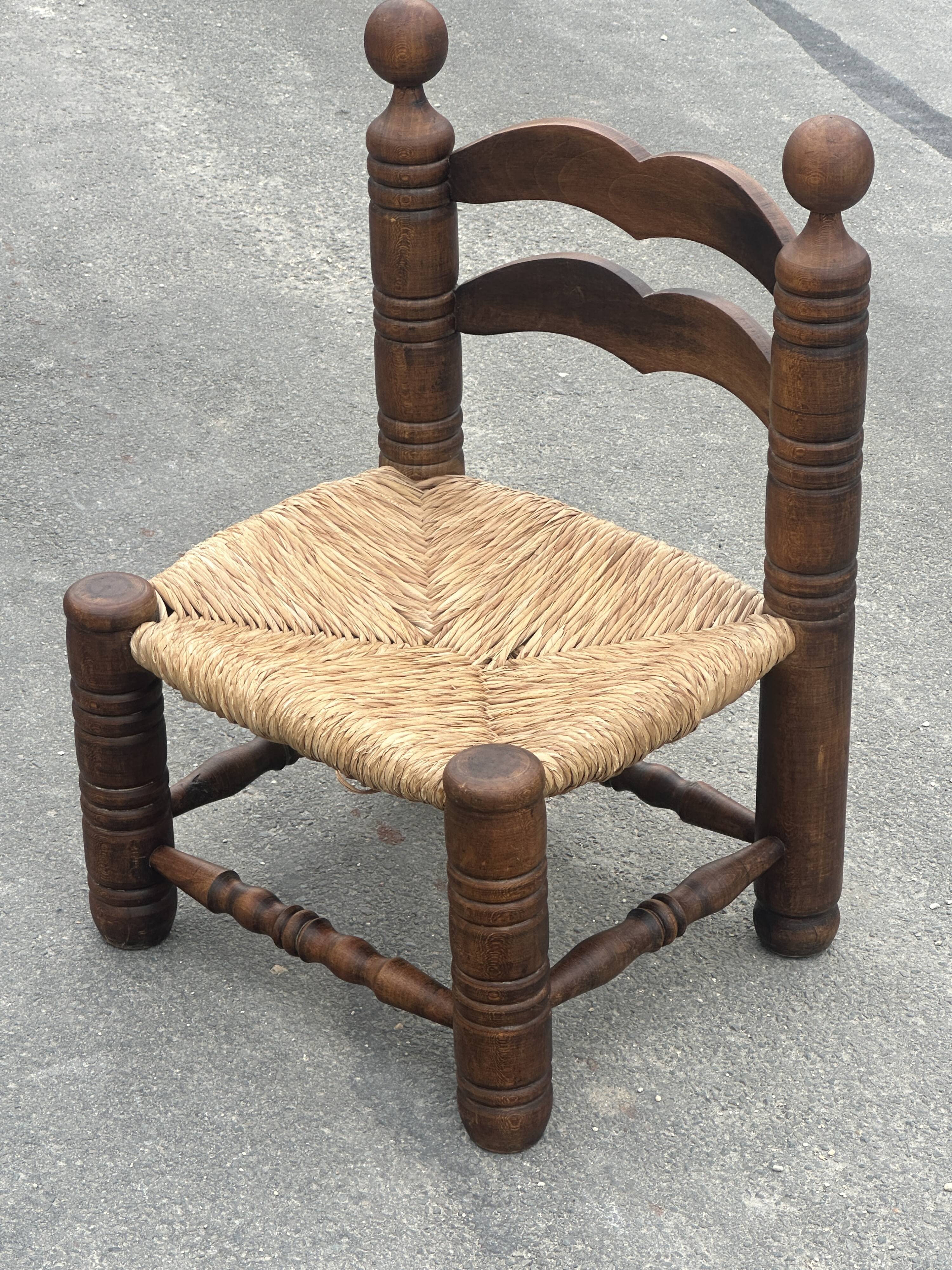 Low chair in oak and straw vintage design 60s