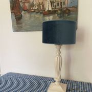 Lampe en bois sculpté Blanc d’Ivoire