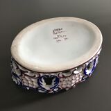 Empty openwork pocket signed