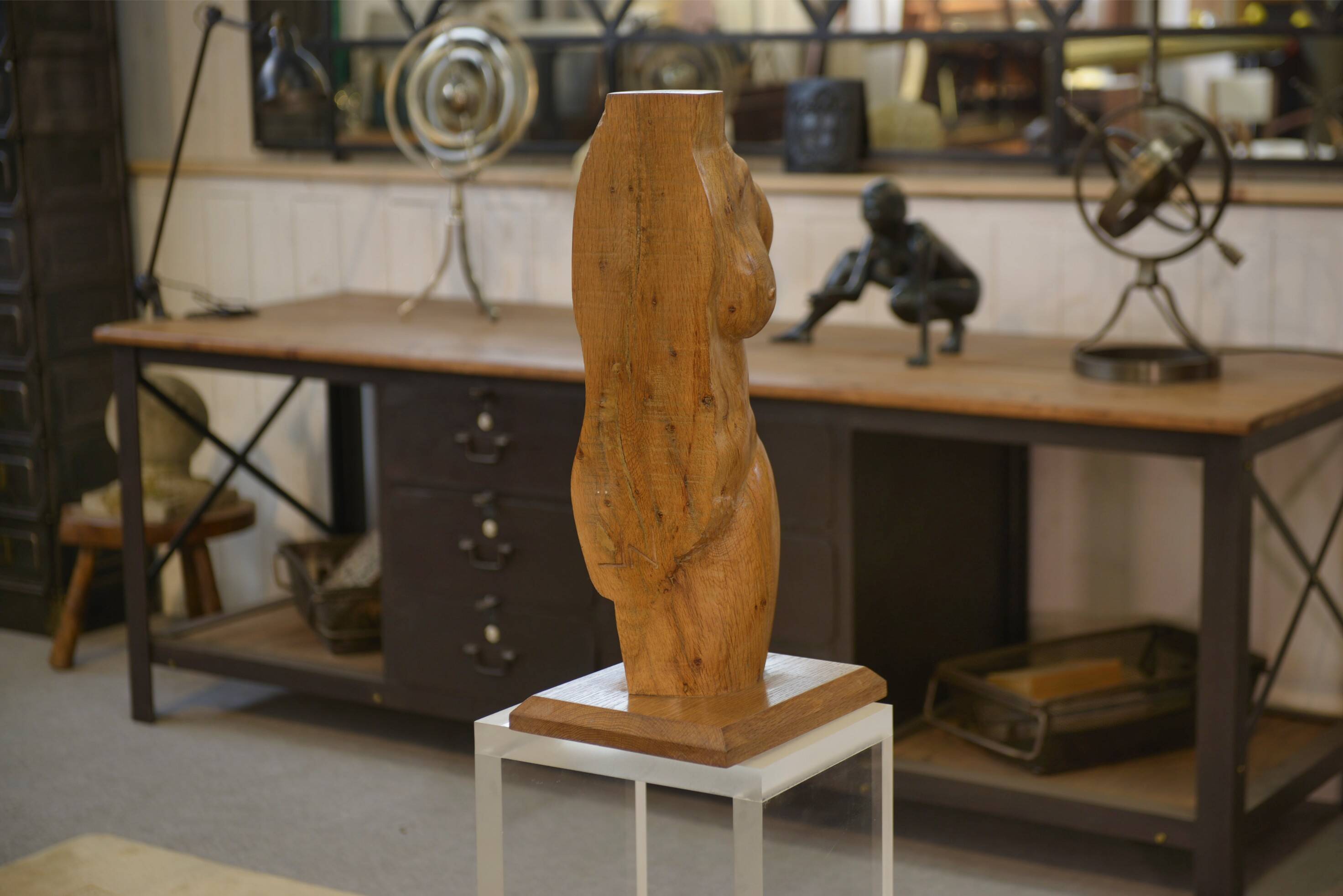 Sculpture nu en chêne 1960’s