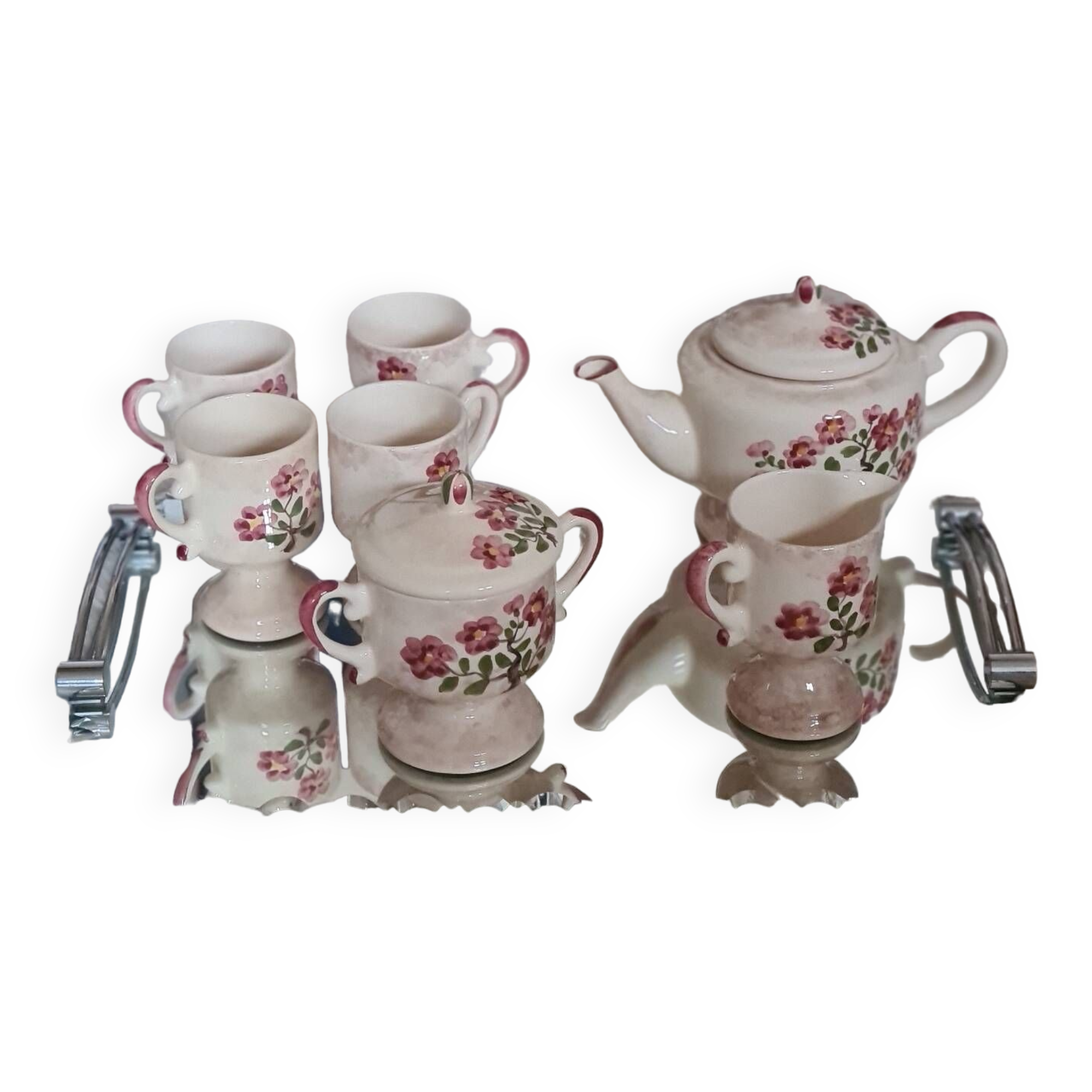 Artisanal ceramic coffee service
