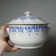 Bouillon/cocotte ancienne en terre de fer émaillée à décor bleu St Uze