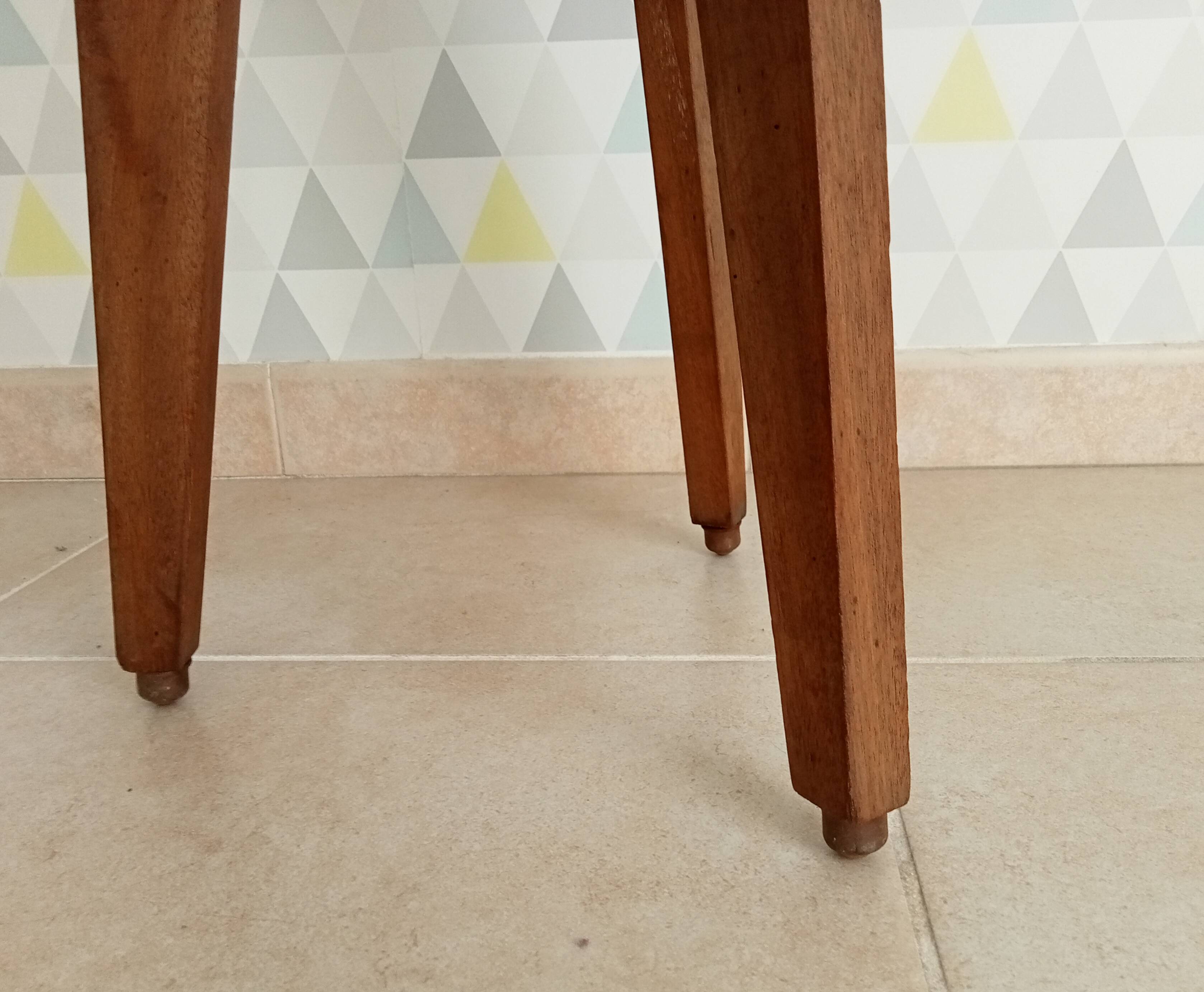 Vintage 70s side table in wood and formica