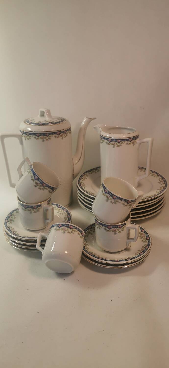 Very beautiful Limoges Porcelain Tea or COFFEE Service 18 pieces