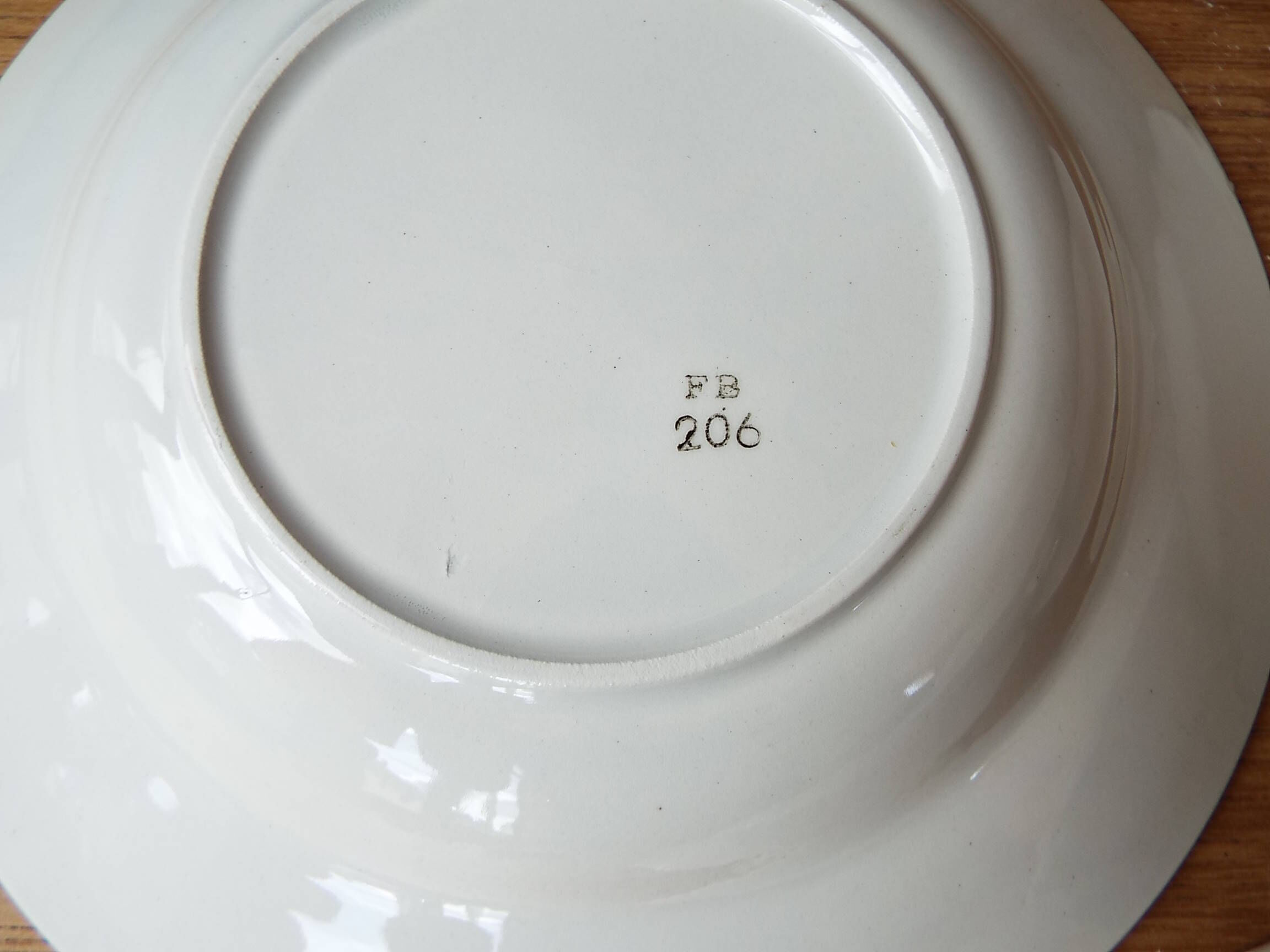 Set of 8 soup plates