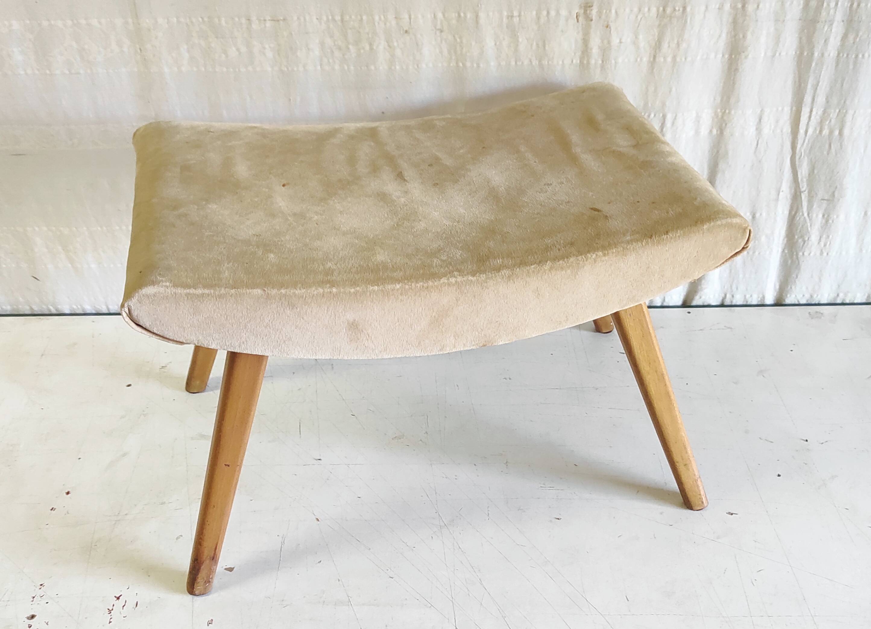 Modernist stool in solid wood - 1950s/60s