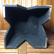 Ancien tabouret avec coffre bois sculpté vintage
