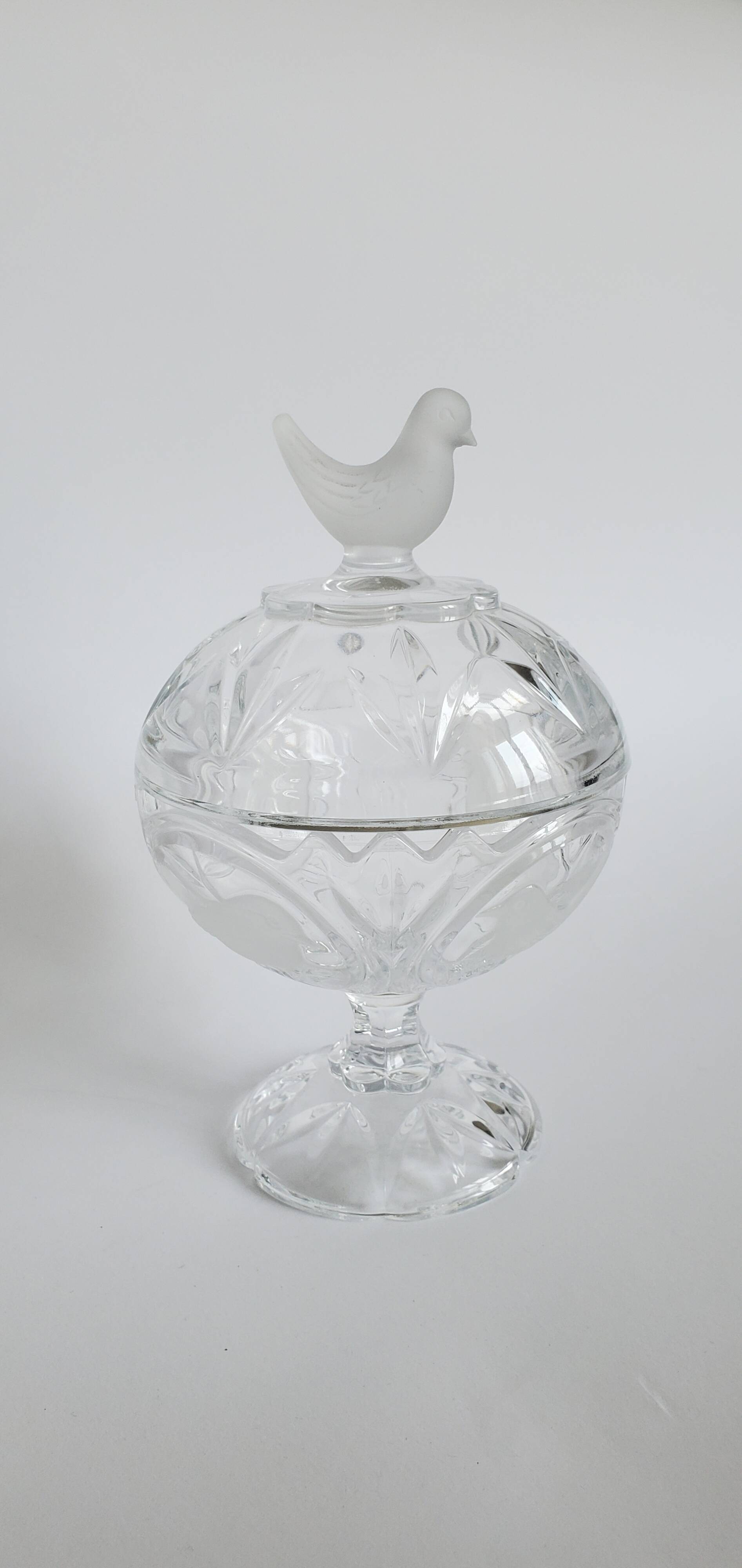 Crystal candy box from Cristal d'Arques