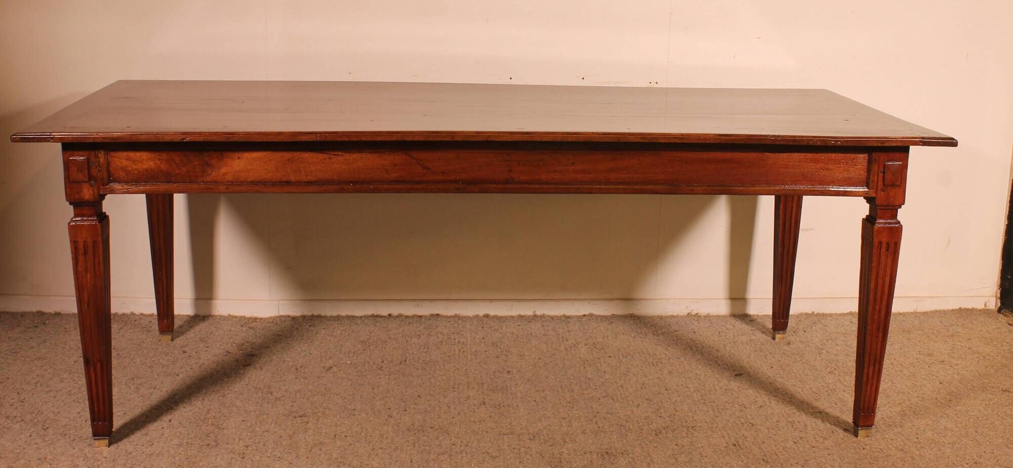 Louis XVI Period Walnut Dining Table - 18th Century