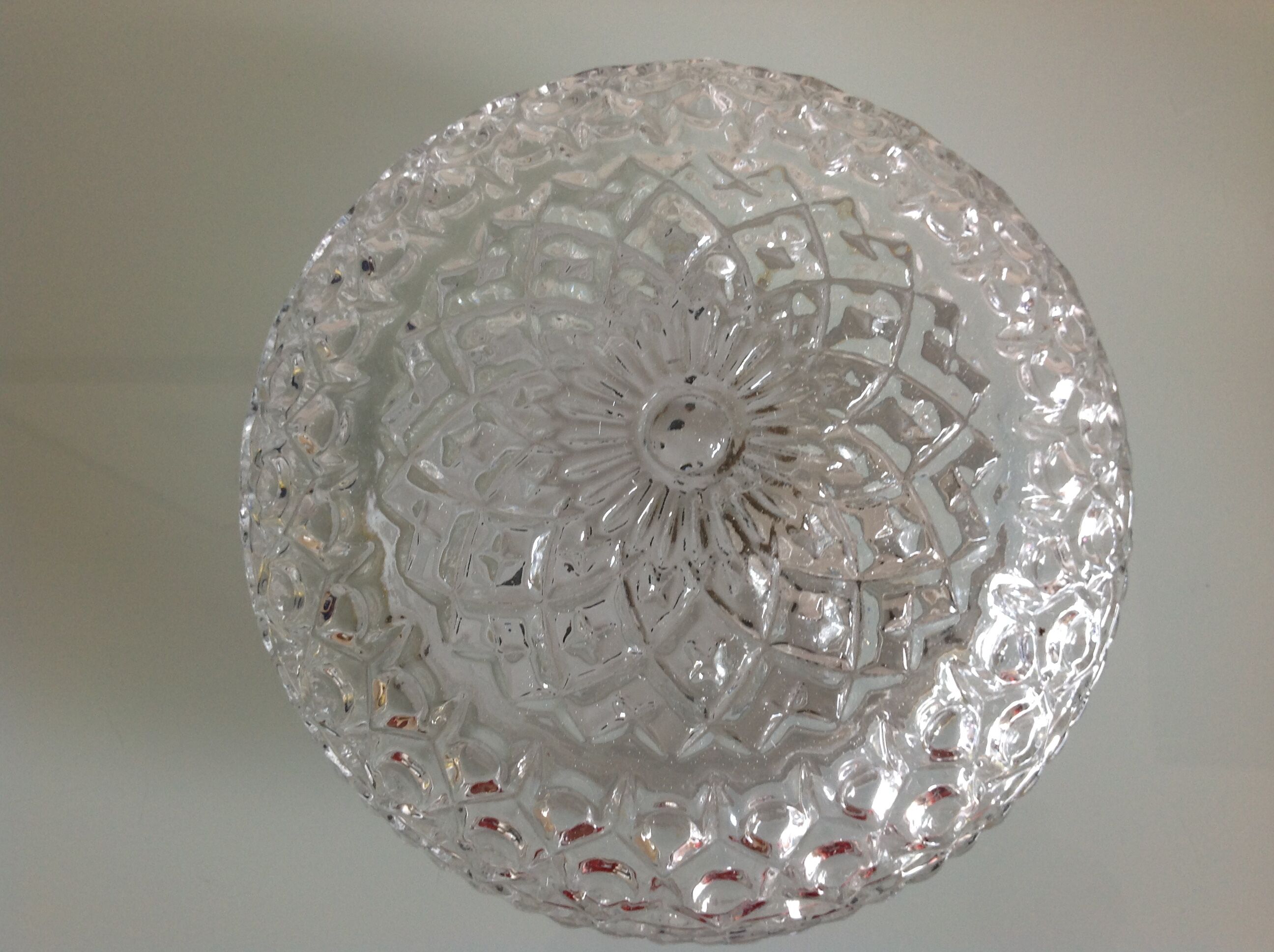 Half-moonized structured glass 60/70