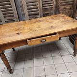 Farm table