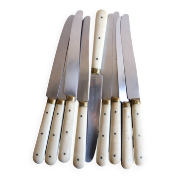 Lot de 9 couteaux de table vintage crème