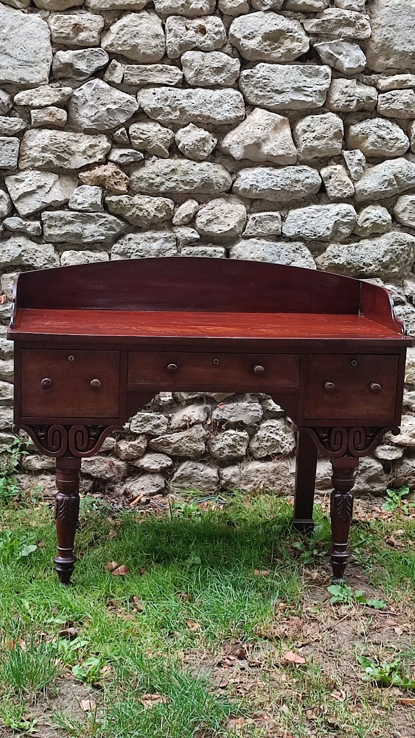 Bureau a caissons style colonial anglais