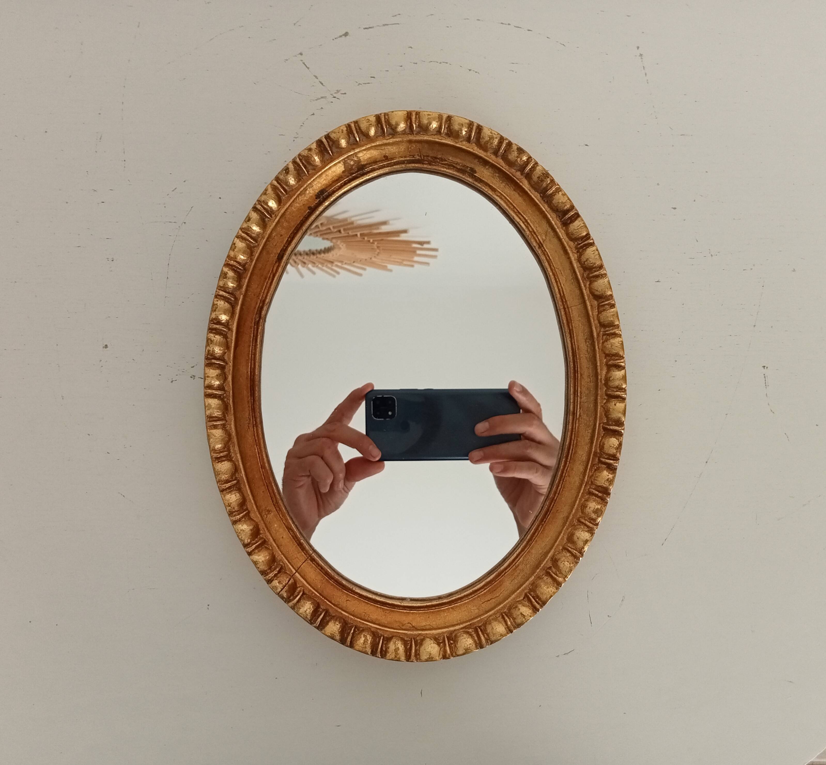 Miroir ovale italien vintage en bois doré