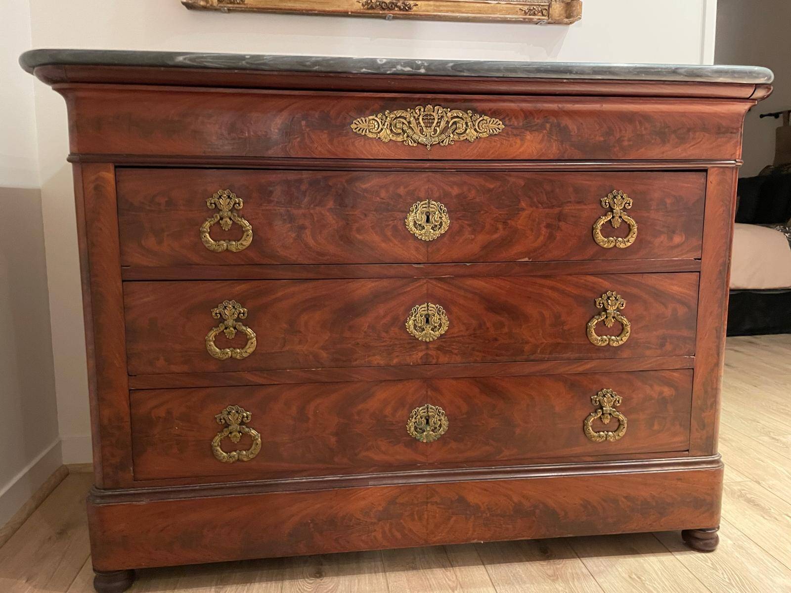 Antique Louis-Philippe commode in walnut burl with marble top.