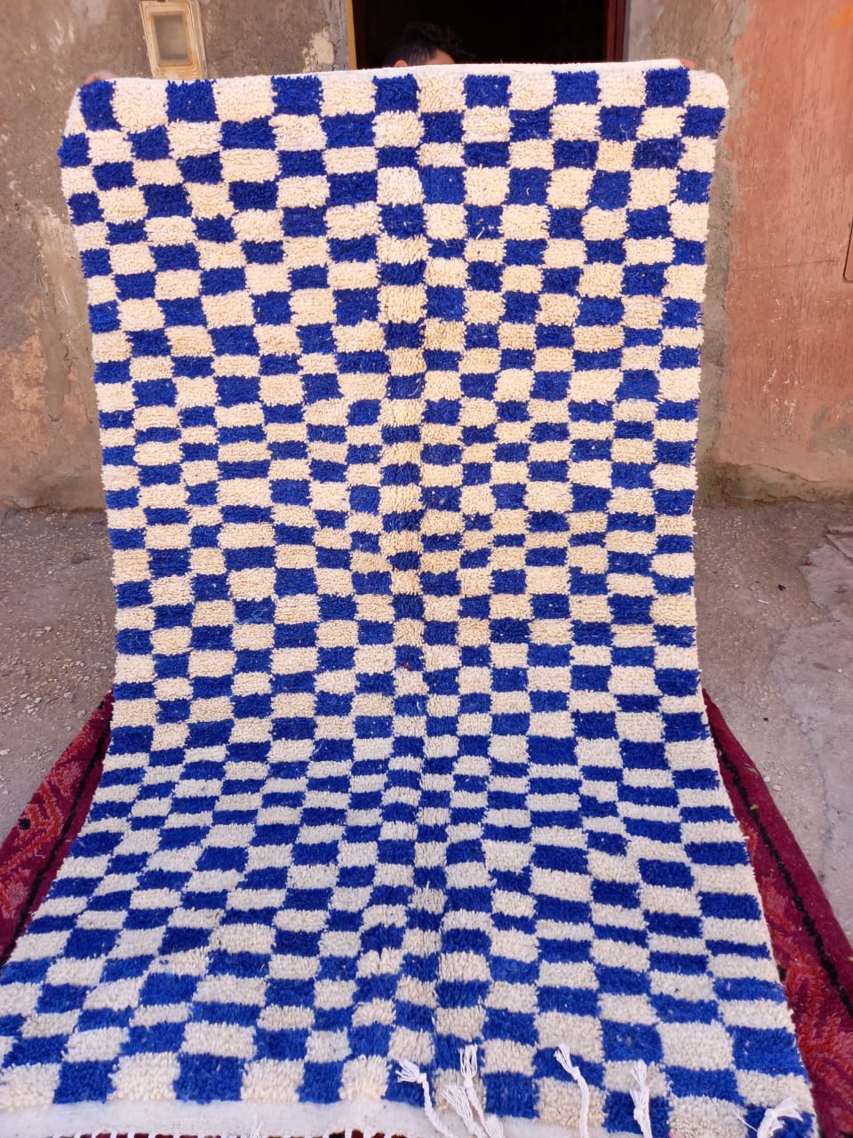 70s-style white checkerboard berber carpet in style 250 X 150