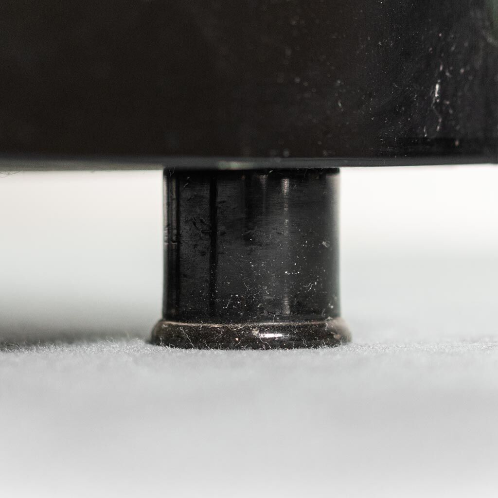 Commode en bois laqué noir des années 70