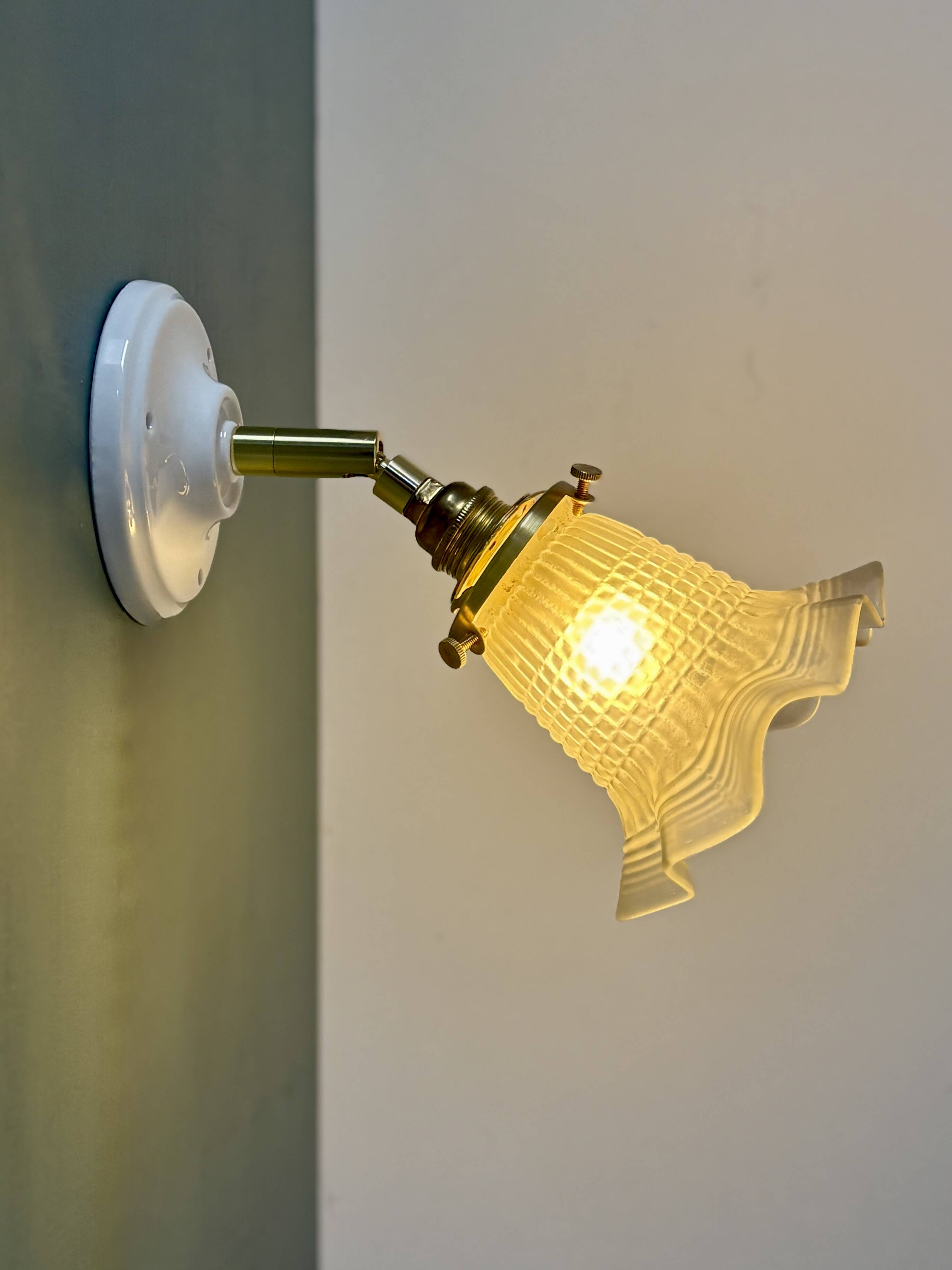 Vintage frosted glass tulip wall light