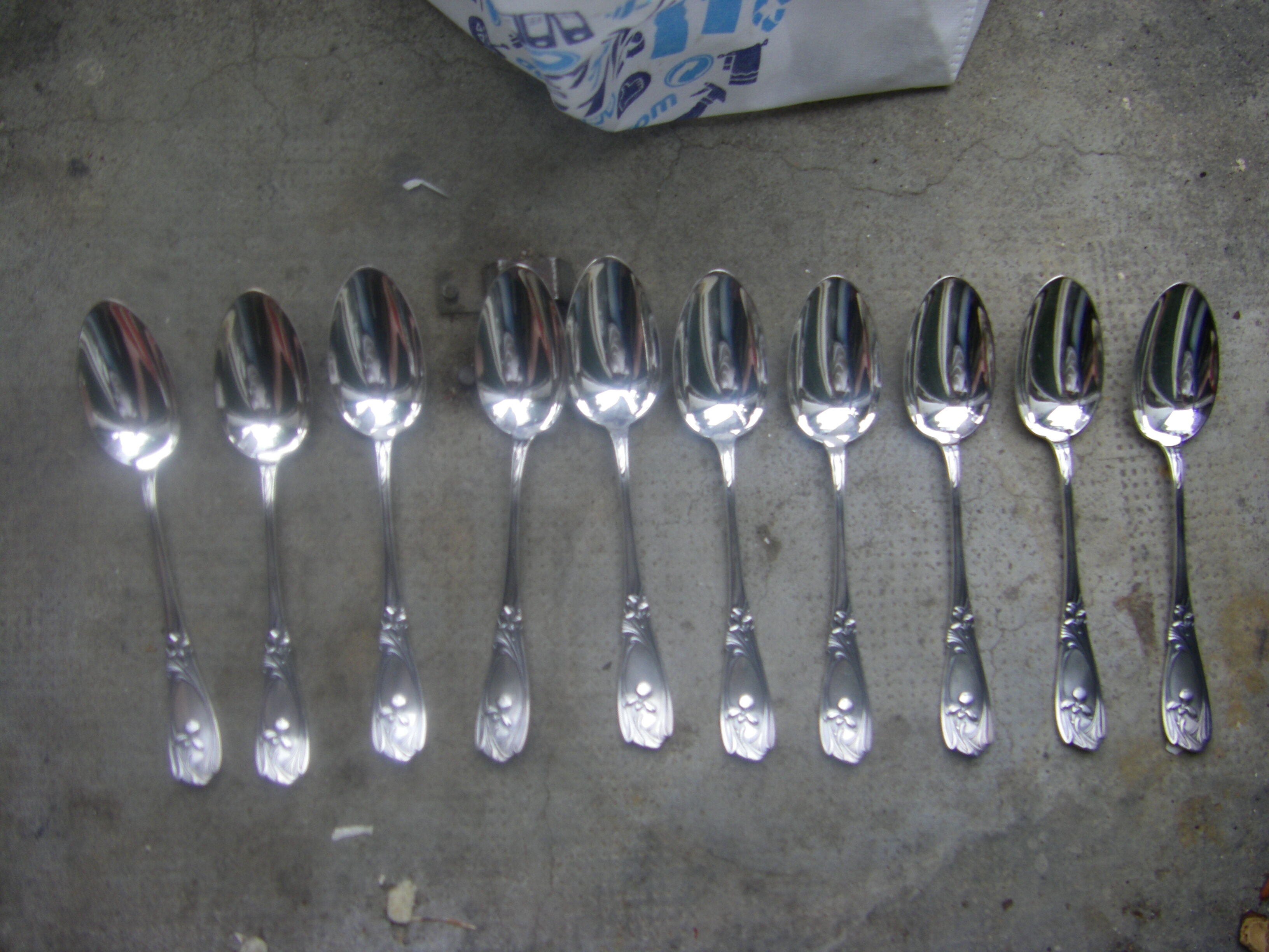 Stryle Art Nouveau housewife's party