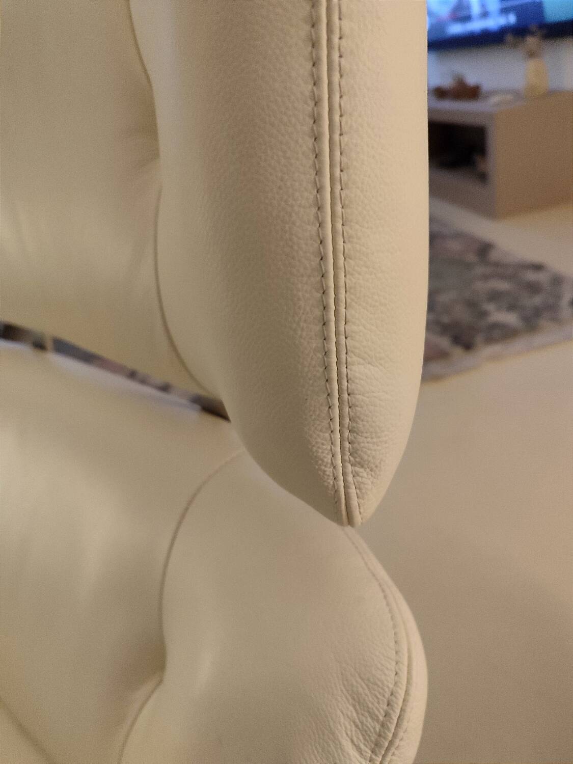 Lounge chair and ottoman