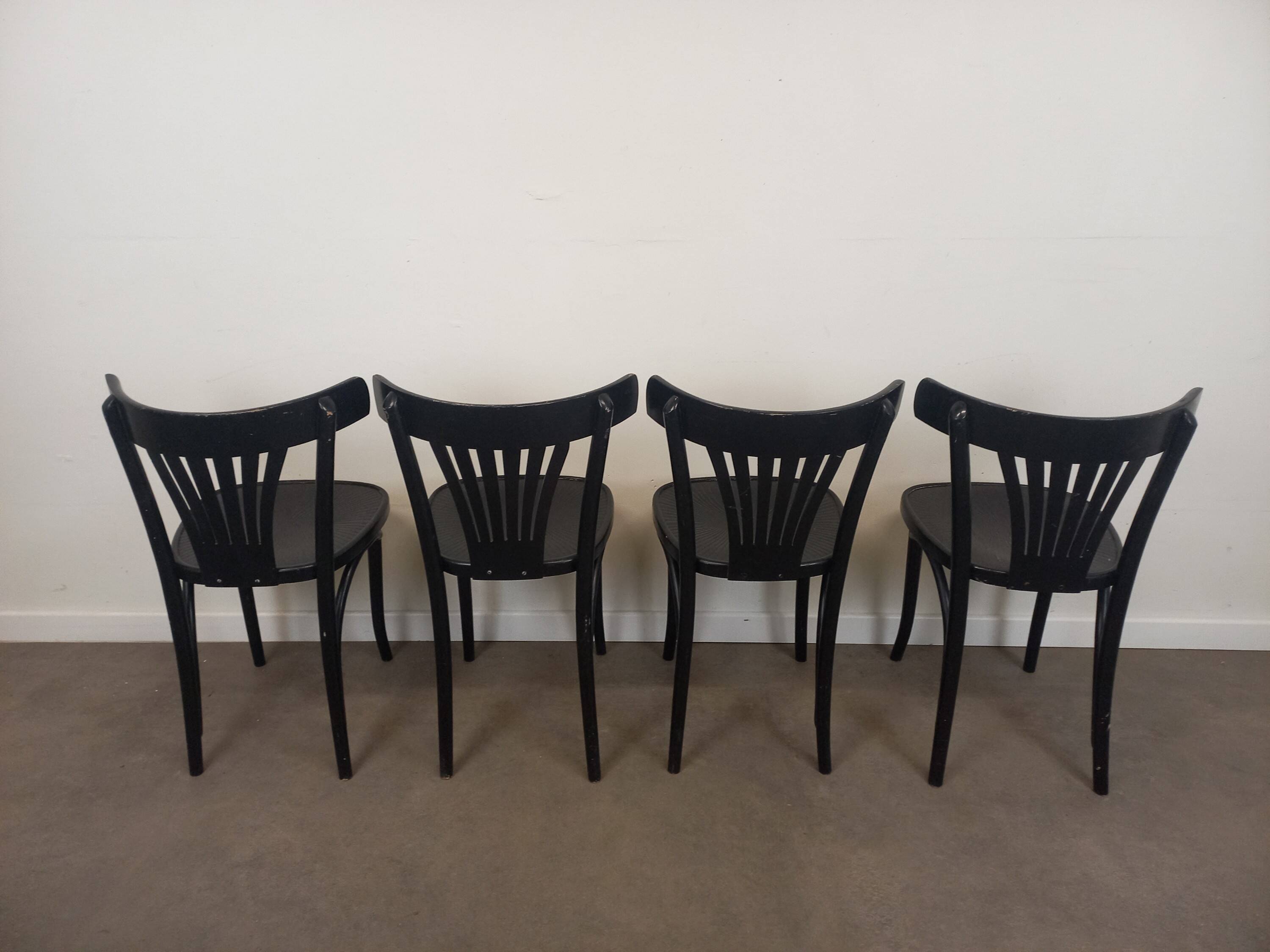 4 chaises bistrot noires
