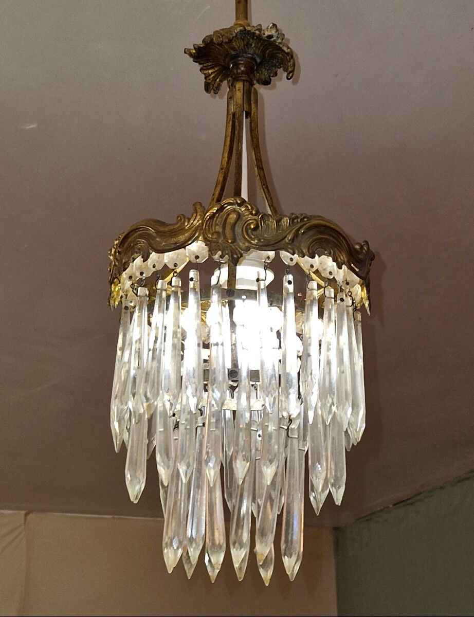 Chandelier with pendants