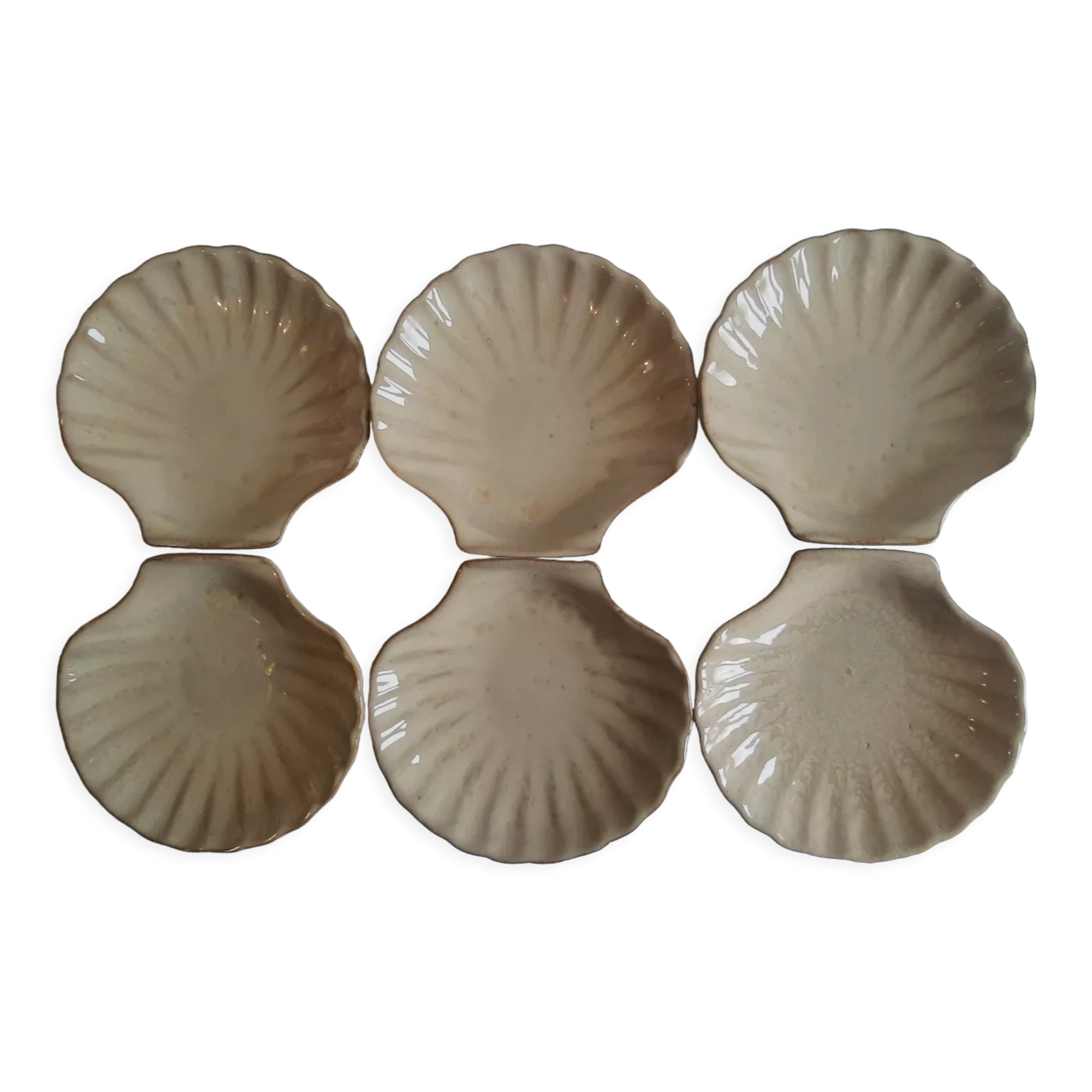 Set of 6 shells, ramekins, vintage ceramic cups