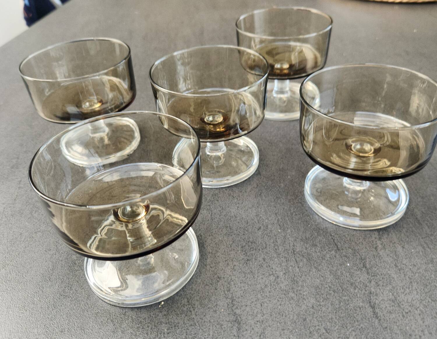 5 vintage champagne coupes