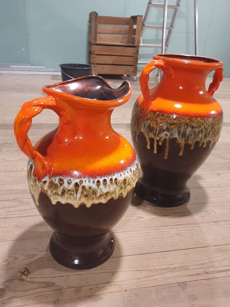 Set of 2 vintage vases