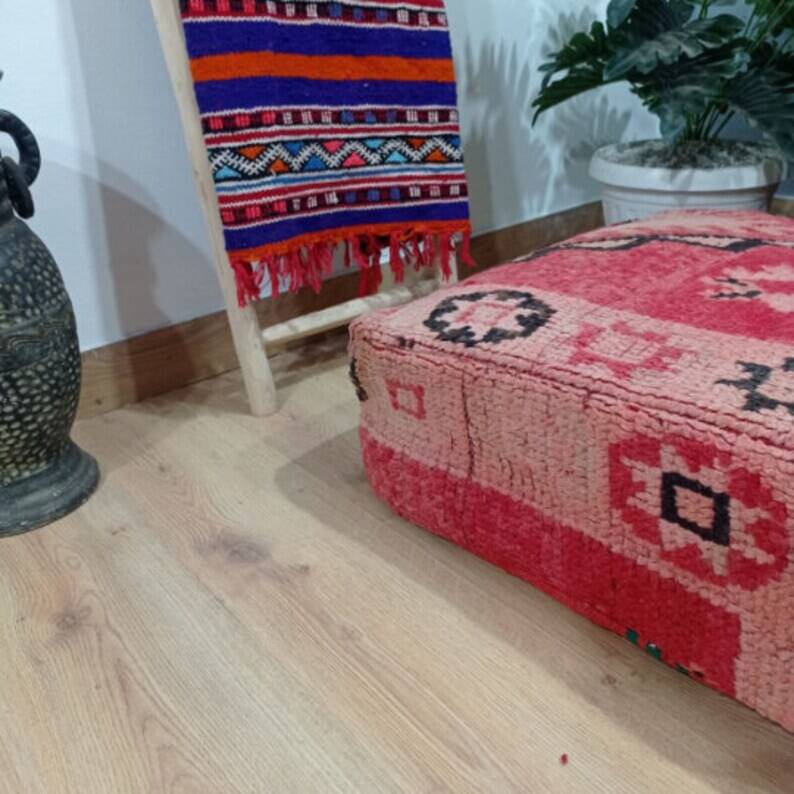 Handmade Berber pouf in wool 60 X 60 X 20 CM