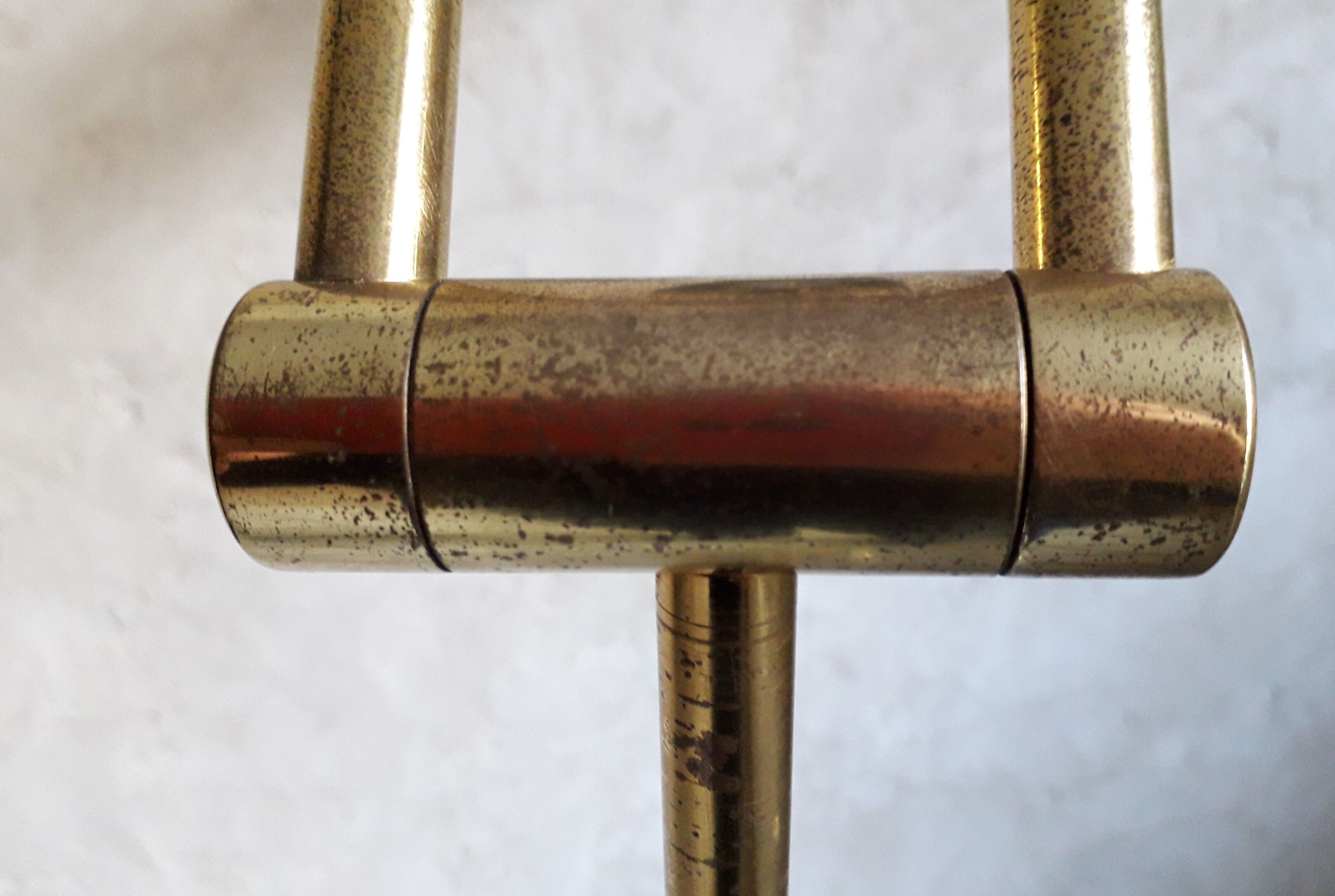 Brass articulated lamppost