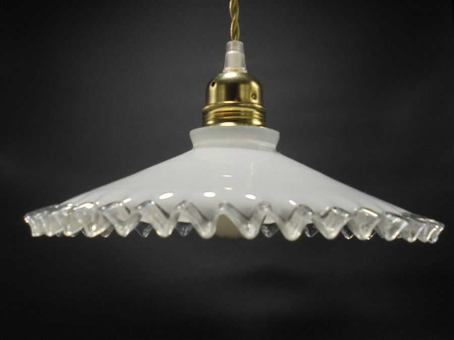 Suspension en opaline