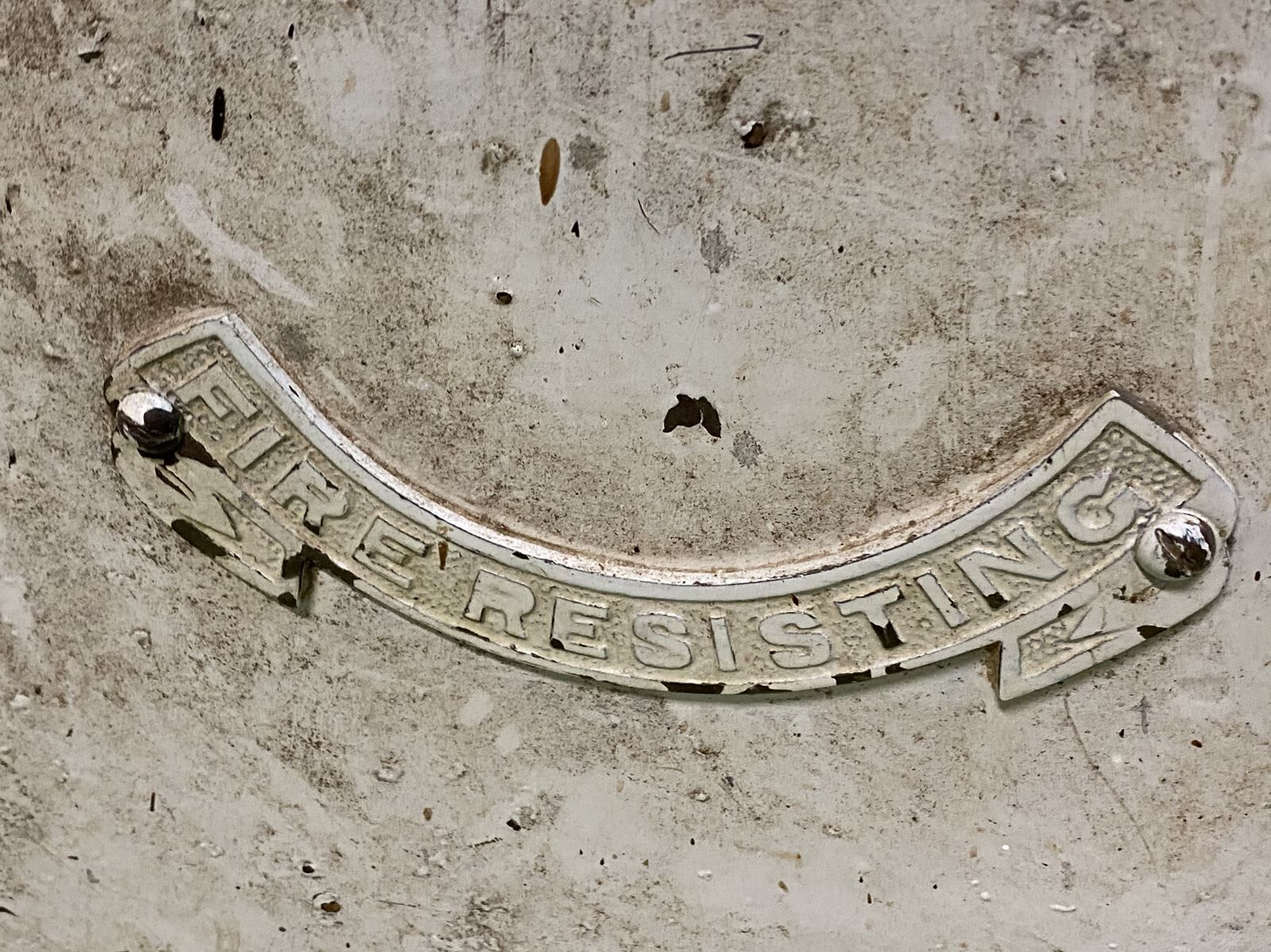 English cast iron safe without its key but open