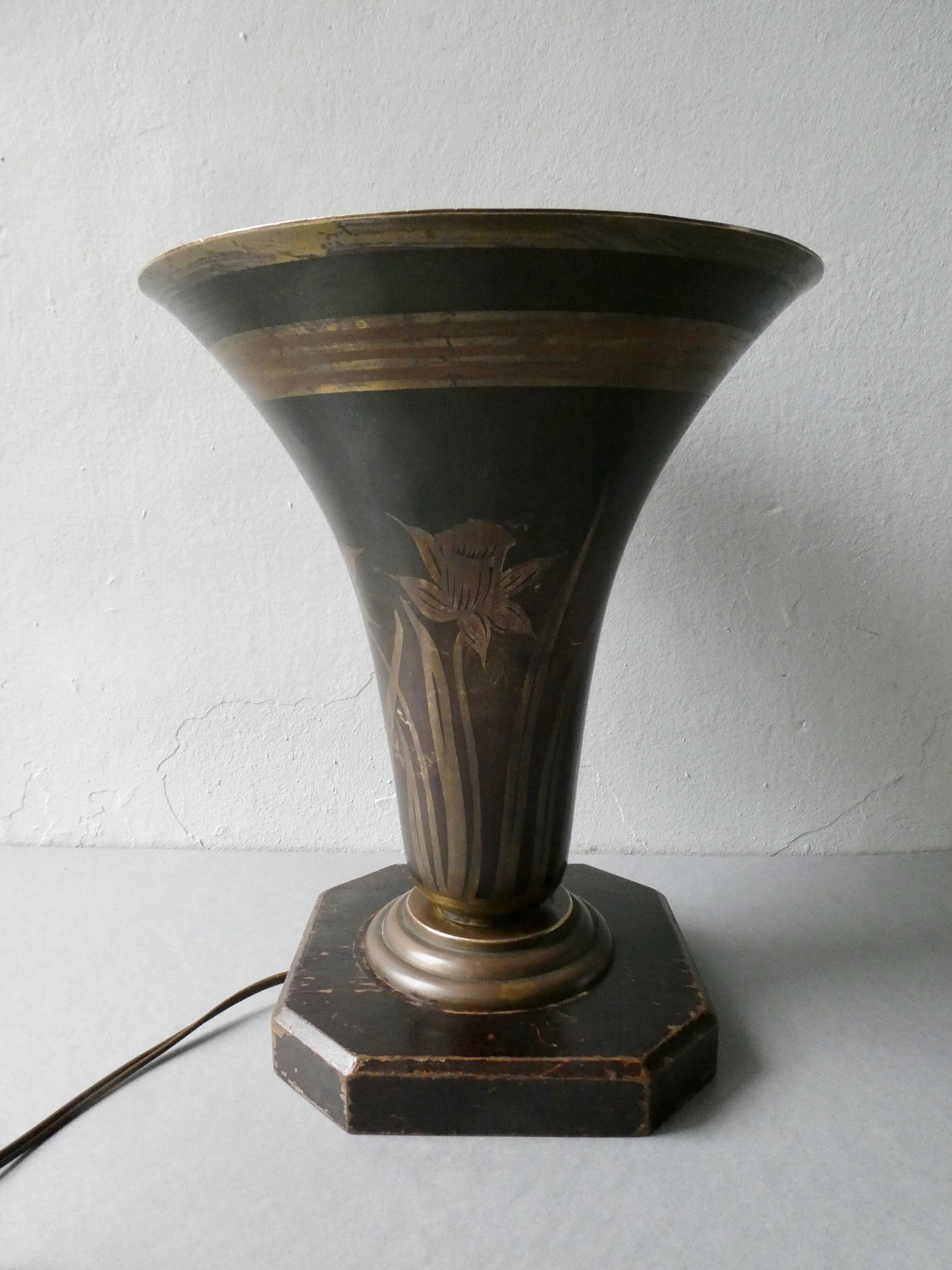 Art Deco cornet lamp, signed A Ducobu, narcissus