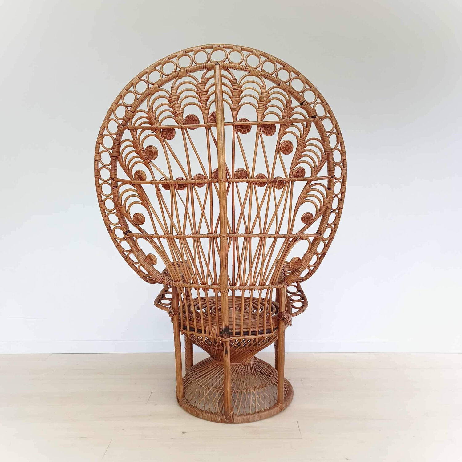 Real Emmanuelle armchair